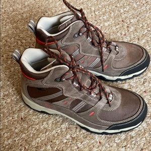 NWOT LL Bean women’s hiking boots